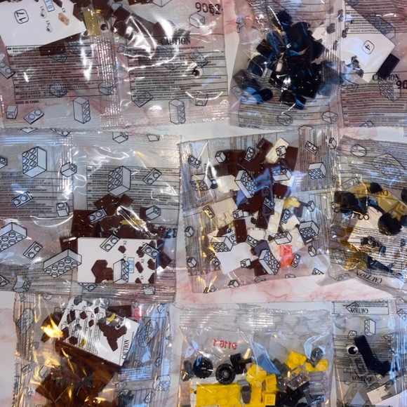 LEGO Mystery Bundle of 19 Sealed Mini Bags of Assorted Pieces - Picture 2 of 6